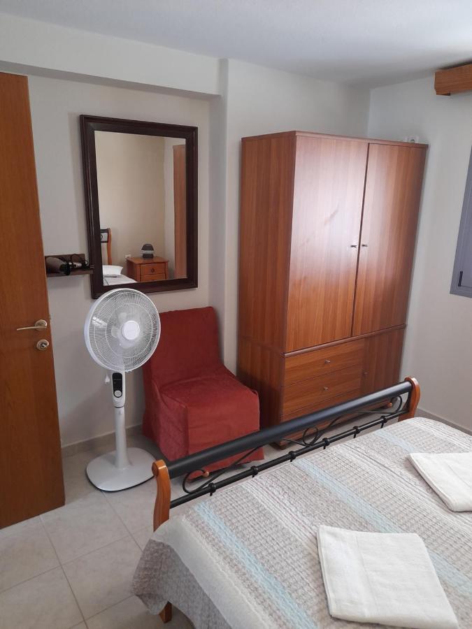 Dominikis Appartment Néa Péramos Exterior foto