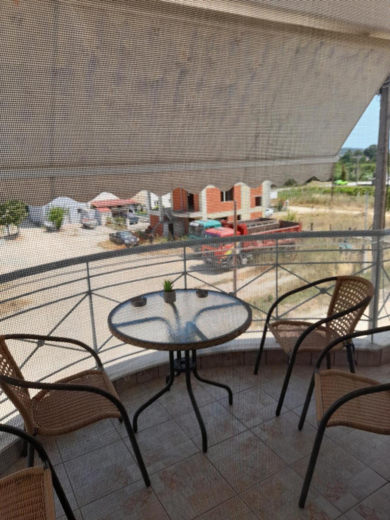 Dominikis Appartment Néa Péramos Exterior foto